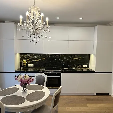 Birute Avenue 2 Bedrooms *