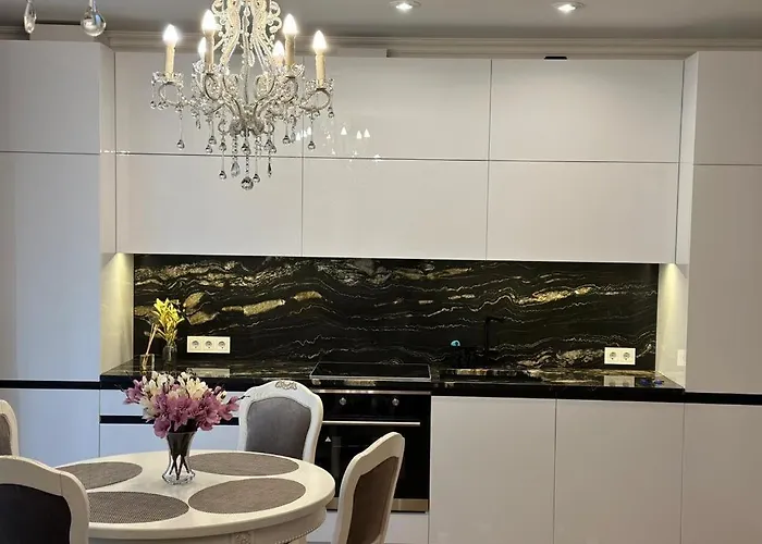 Birute Avenue 2 Bedrooms * פלאנגה