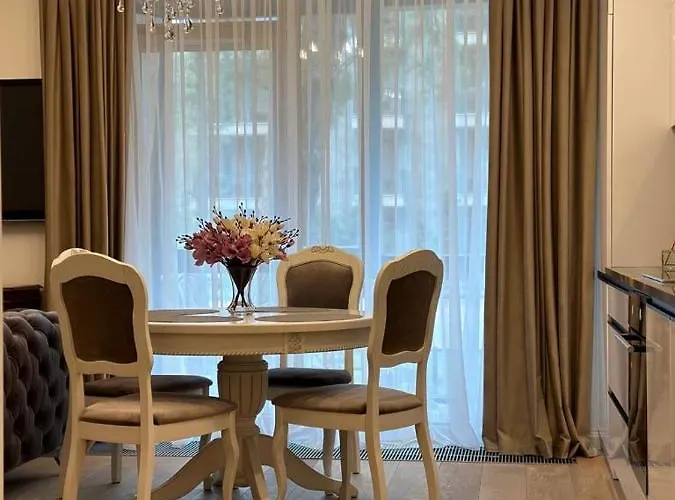 Birute Avenue 2 Bedrooms * פלאנגה